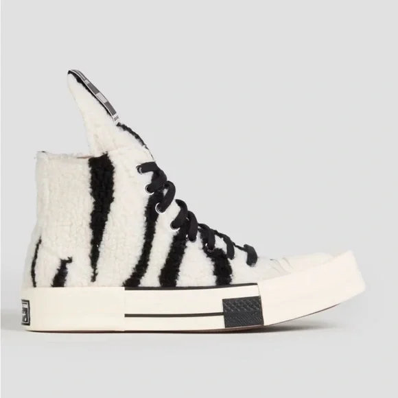 Converse Women's Black and White Furry High-Tops - Picture 2 of 11